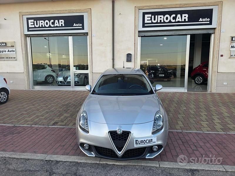 Usata Alfa Romeo Giulietta Distinctive 120 CV (88 kW) 2016 Grigio Utilitaria