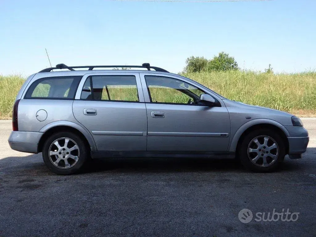 Usata Opel Astra 80 CV (58 kW) 2004 Grigio Station wagon