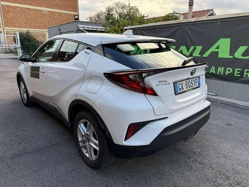 Usata Toyota C-HR Lounge 98 CV (72 kW) 2022 Bianco SUV