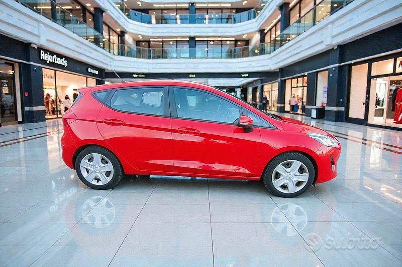 Usata Ford Fiesta 86 CV (63 kW) 2017 Rosso Utilitaria