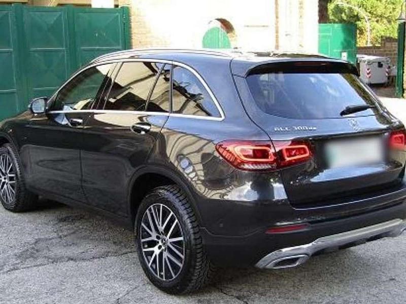 Usata Mercedes GLC300e 194 CV (142 kW) 2021 Grigio SUV