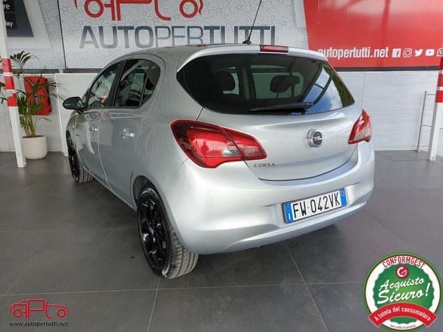 Usata Opel Corsa Edition 69 CV (50 kW) 2019 Argento Utilitaria