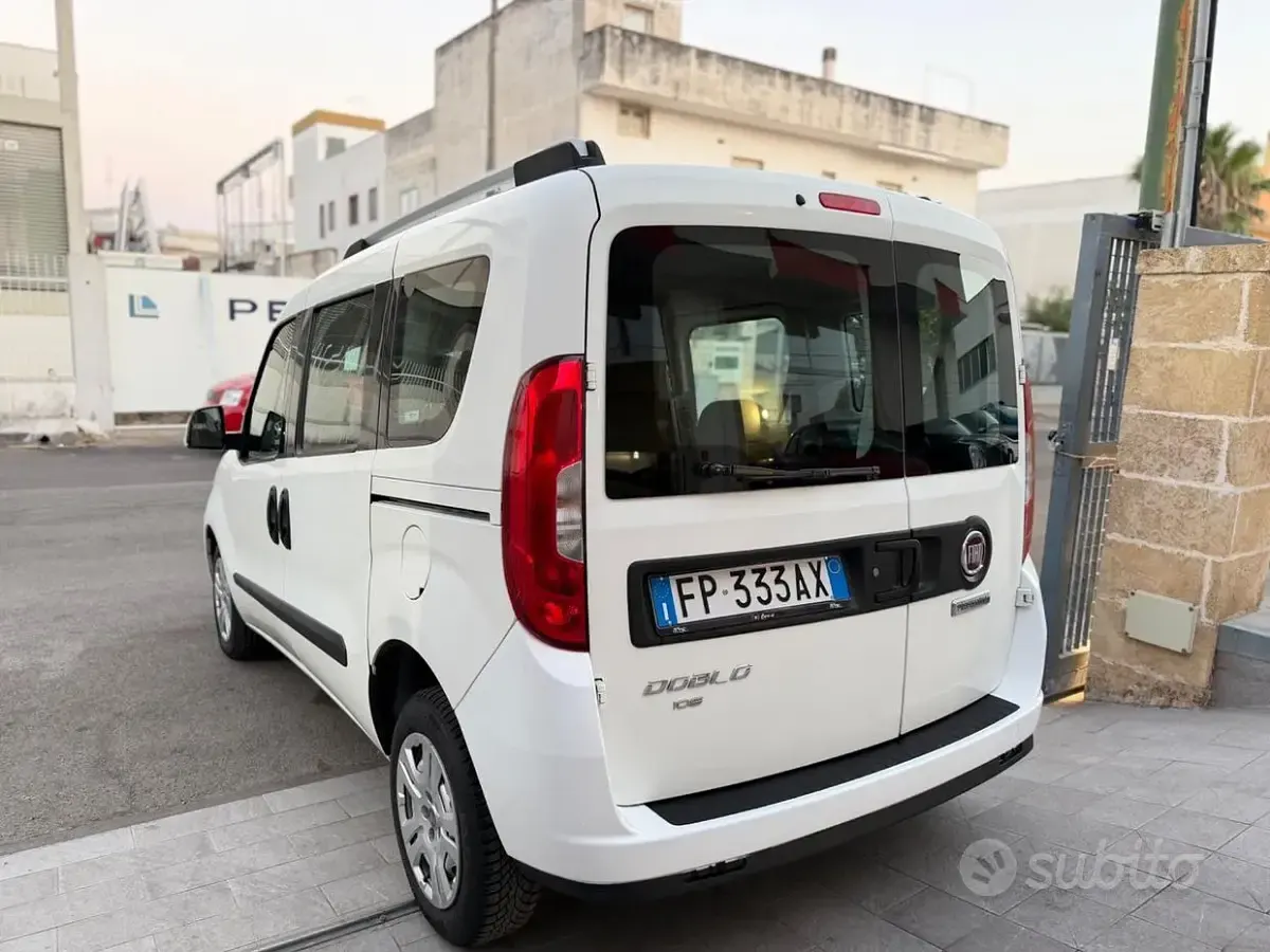 Usata Fiat Doblò 120 CV (88 kW) 2018 Bianco Monovolume