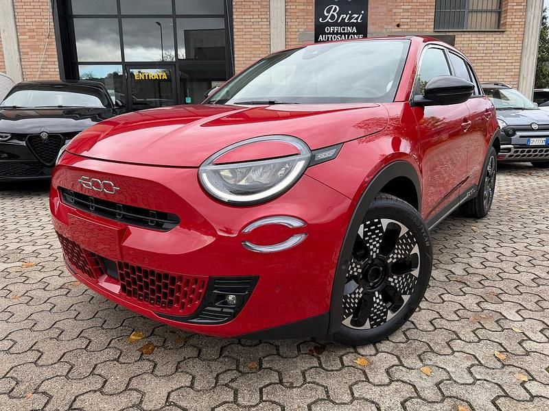 Rosso Nuova 2025 Fiat 600 La Prima SUV | 24.950 € - Immagine 1/4