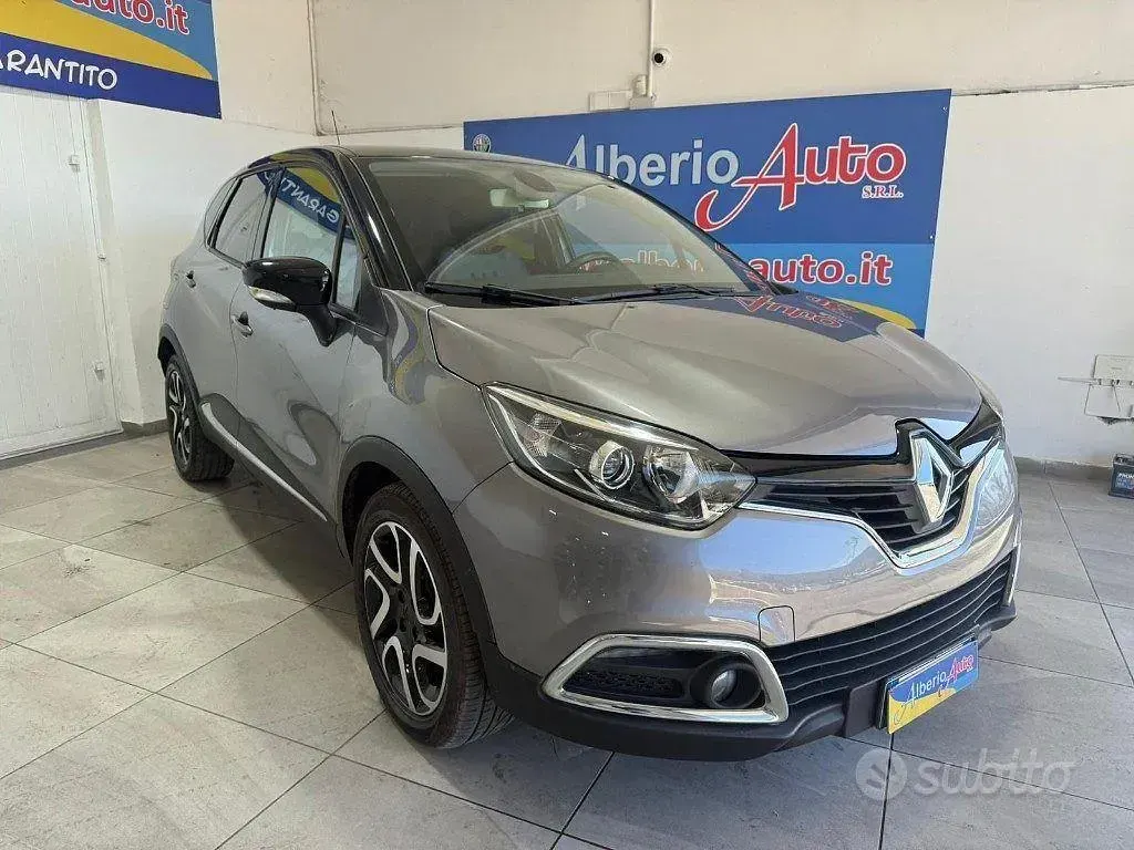 Usata Renault Captur 90 CV (66 kW) 2016 Grigio SUV