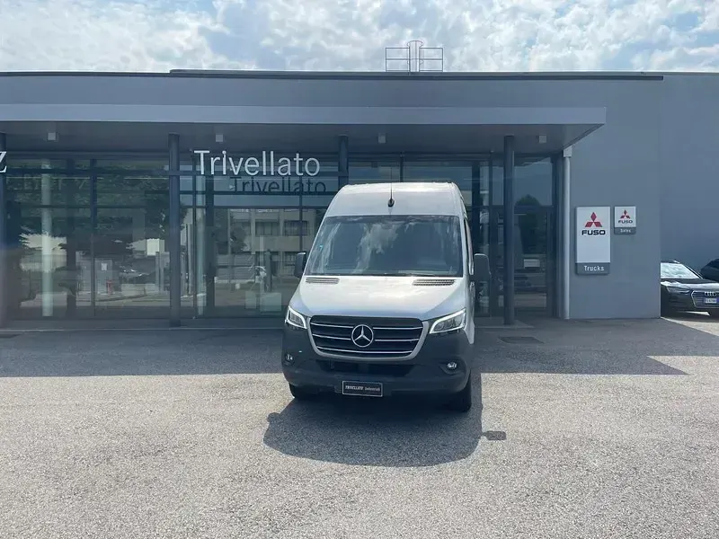 Usata Mercedes Sprinter 190 CV (139 kW) 2022 Argento Furgone