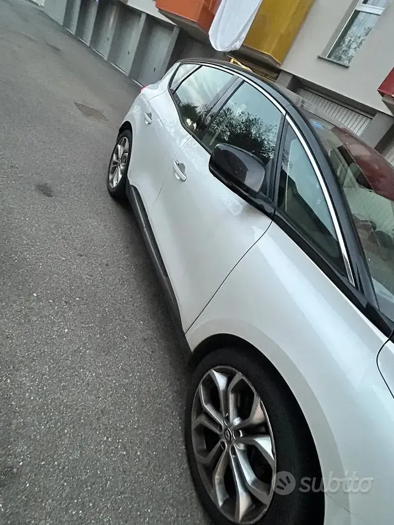 Usata Renault Scenic E-Tech 120 CV (88 kW) 2018 Bianco Monovolume