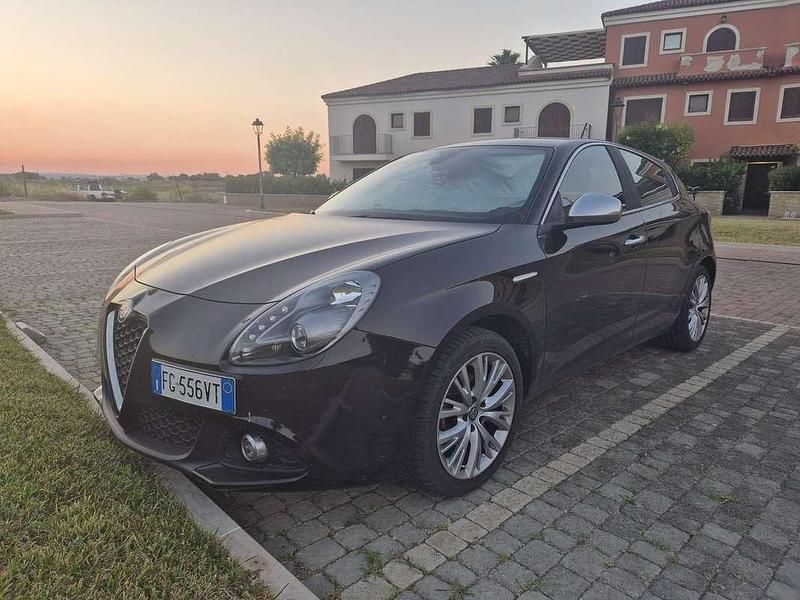 Nero Usata 2017 Alfa Romeo Giulietta Super Due volumi | 9000 € (Ottimo prezzo) - Immagine 1/4