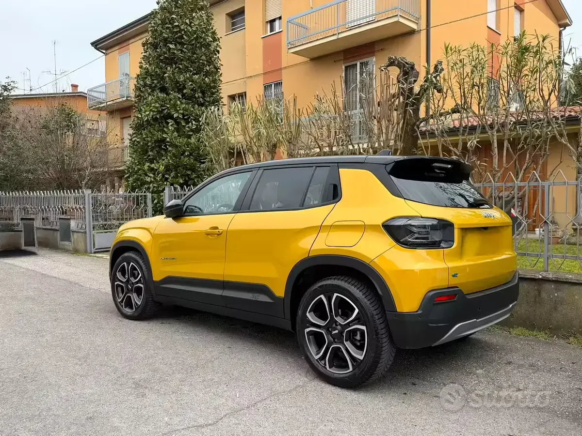 Usata Jeep Avenger Summit 61 kW (84 CV) 2024 SUV