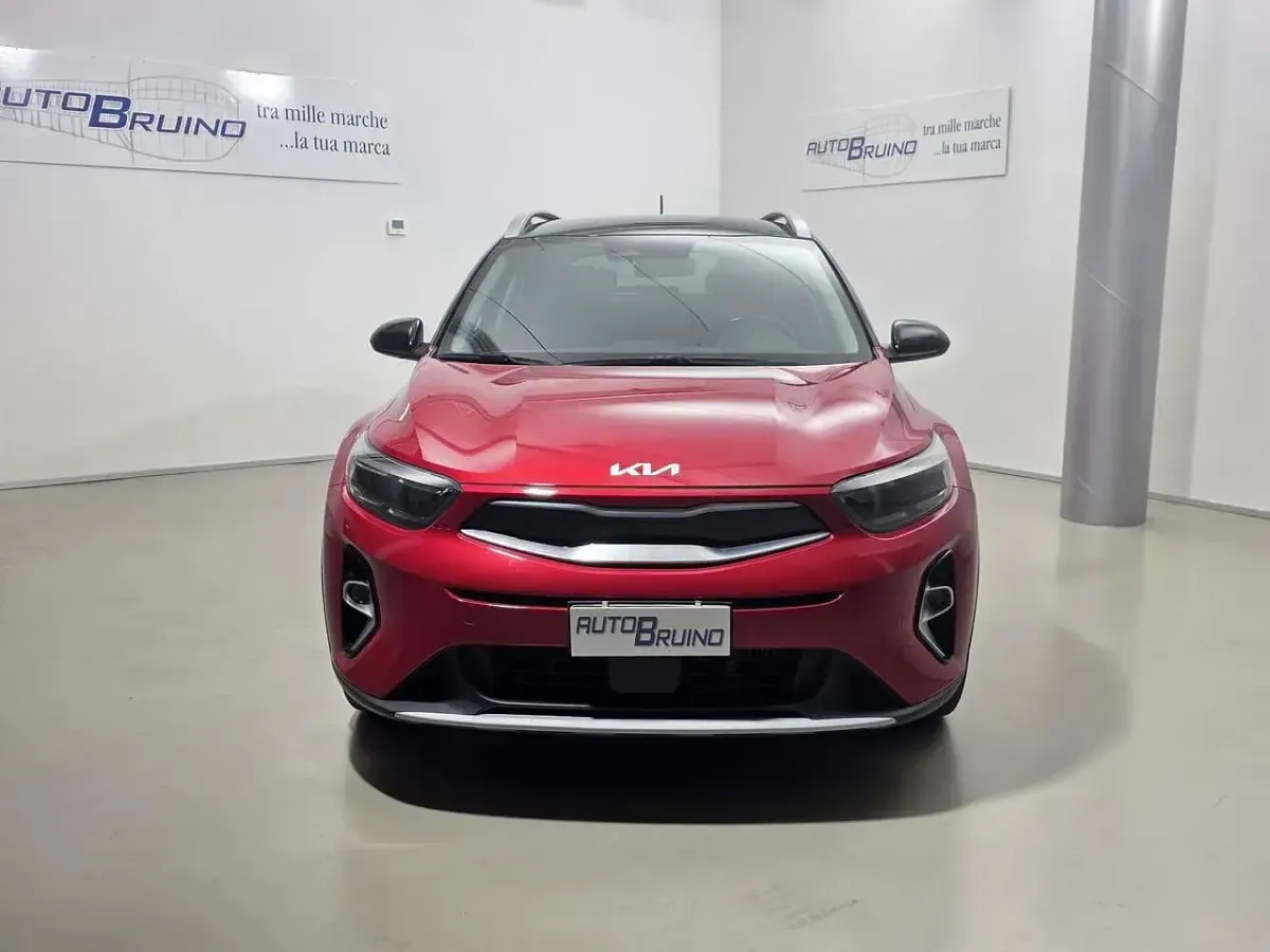 Usata Kia Stonic Style 101 CV (74 kW) 2022 Rosso SUV