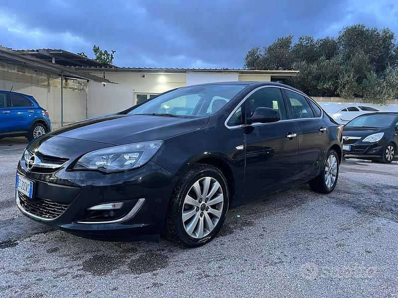 Usata Opel Astra Cosmo 2013 Berlina