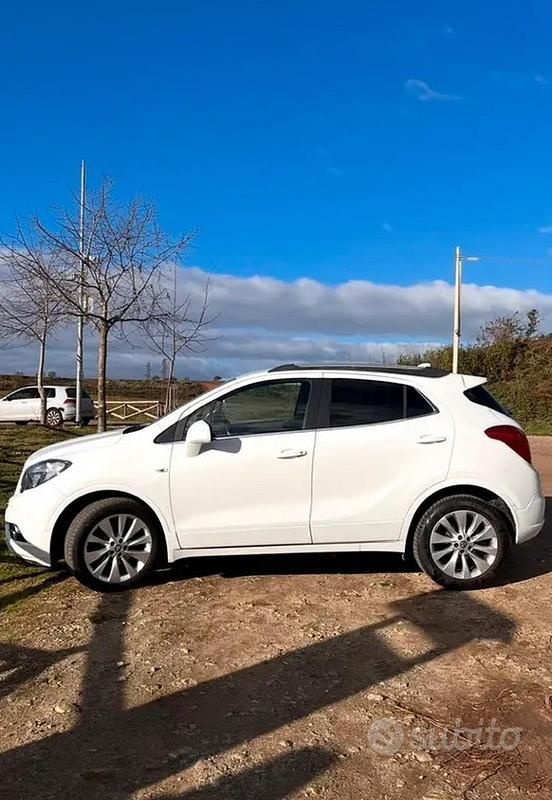 Bianco Usata 2014 Opel Mokka SUV | 6600 € (Buon prezzo) - Immagine 1/4