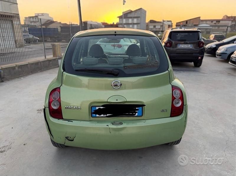 Usata Nissan Micra Tekna 82 CV (60 kW) 2005 Verde Berlina