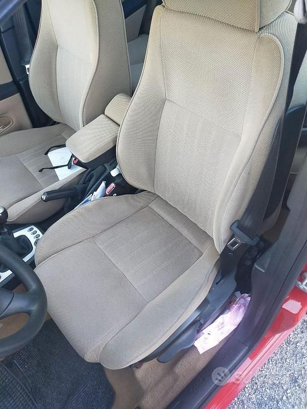 Usata Alfa Romeo 156 115 CV (84 kW) 2004 Rosso Berlina