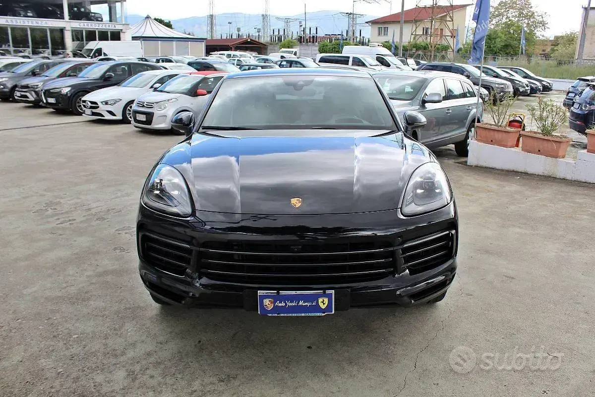 Usata Porsche Cayenne Platinum Edition 353 CV (259 kW) 2023 Nero SUV