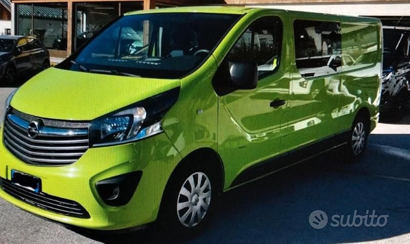 Usata Opel Vivaro 145 CV (106 kW) 2017 Verde Monovolume