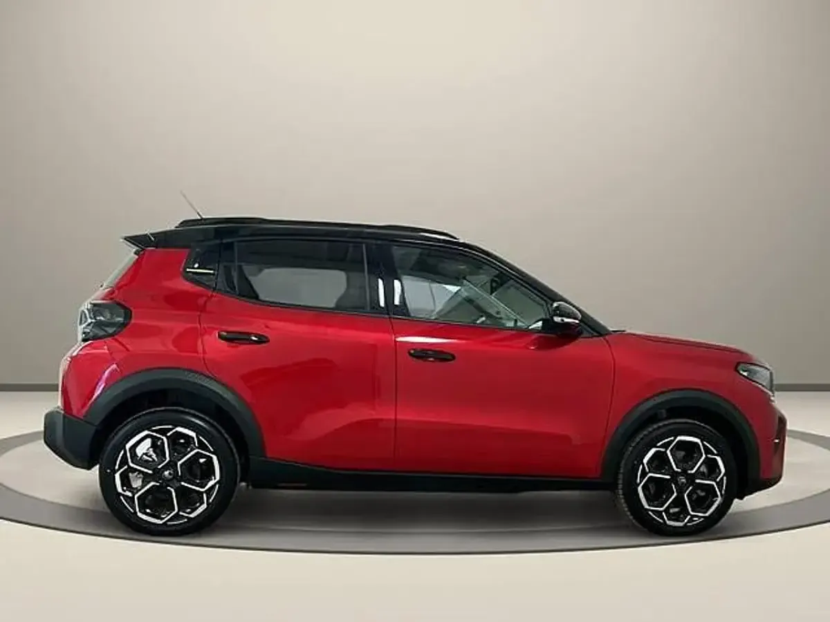 Usata Citroën e-C3 83 kW (113 CV) 2024 Rosso / metallizzato SUV