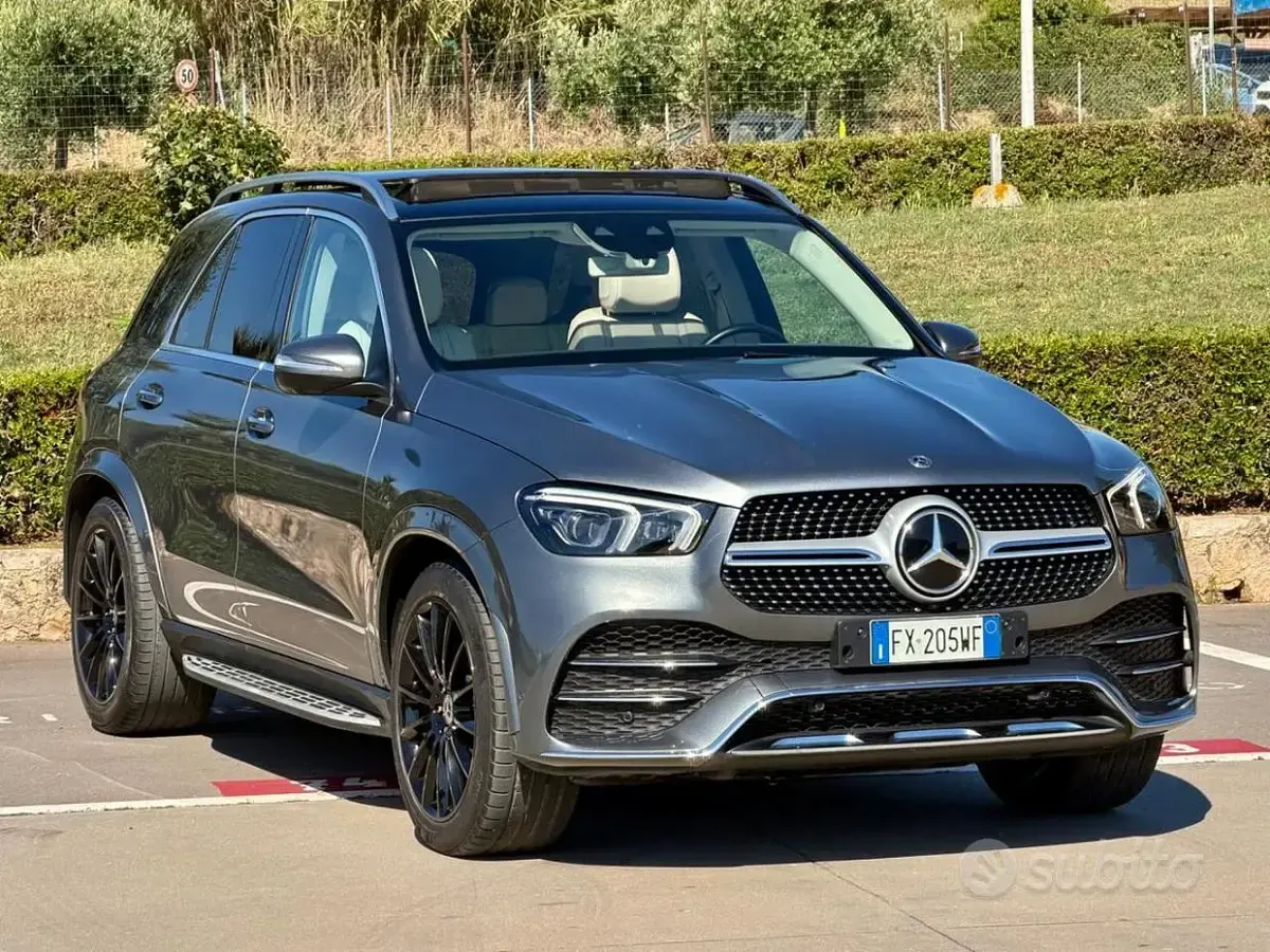 Usata Mercedes GLE300 Premium 245 CV (180 kW) 2019 Grigio montagna SUV