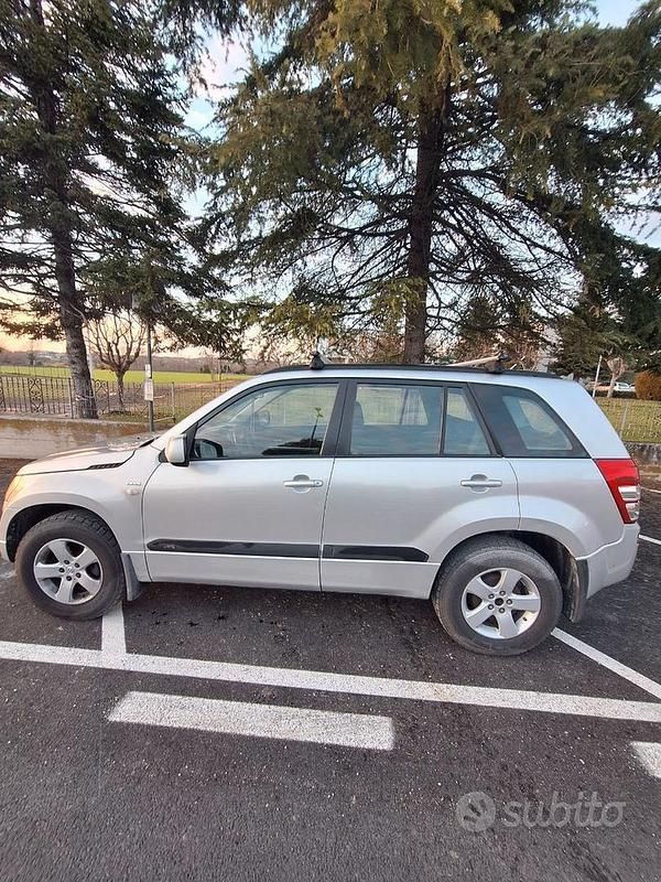 Usata Suzuki Vitara 129 CV (94 kW) 2006 Grigio SUV