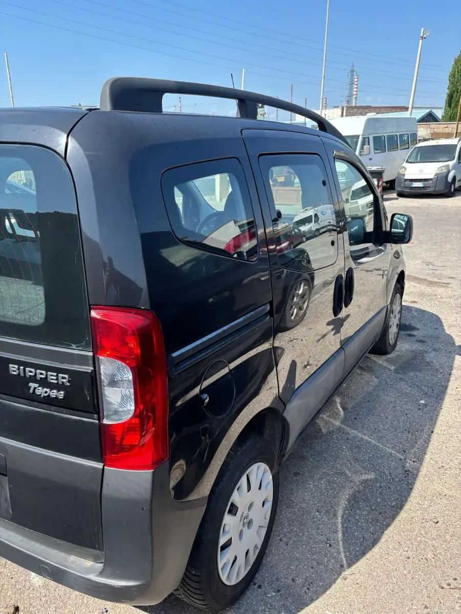 Usata Peugeot Bipper Family 75 CV (55 kW) 2012 Nero Monovolume