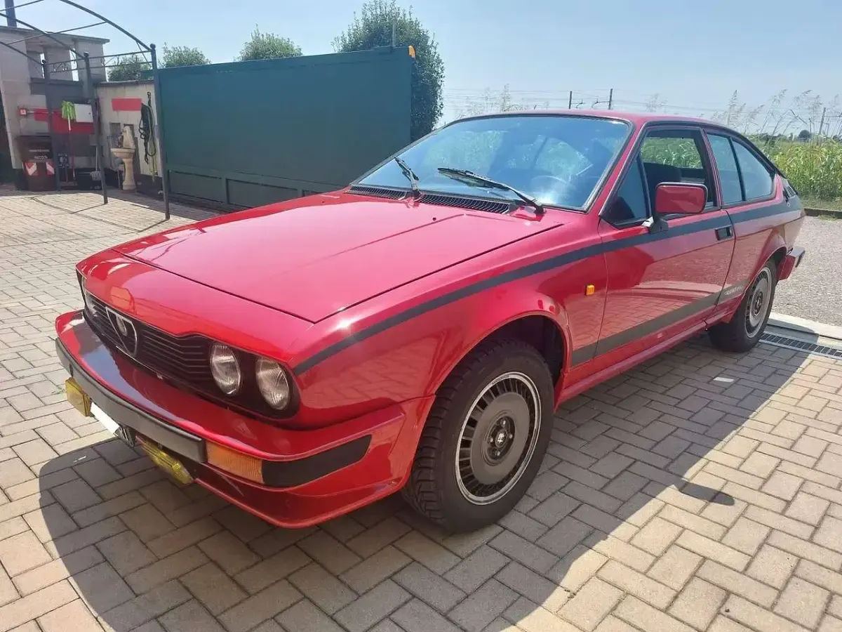 Usata Alfa Romeo GTV 131 CV (96 kW) 1982 Coupé