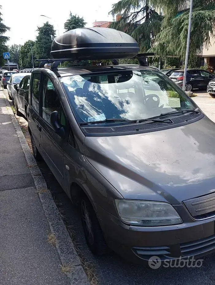 Usata Fiat Multipla 103 CV (75 kW) 2008 Grigio Monovolume