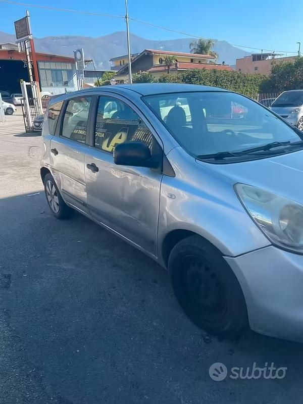 Usata Nissan Note 88 CV (64 kW) 2009 Grigio Utilitaria
