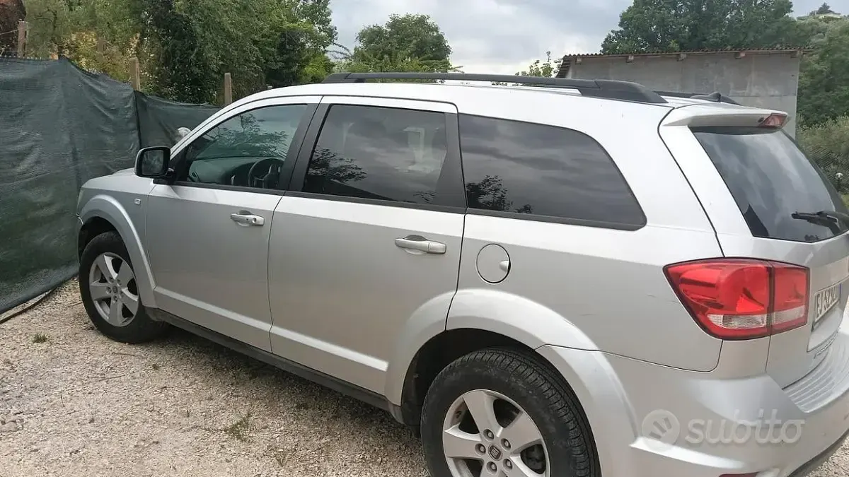 Usata Fiat Freemont 140 CV (102 kW) 2011 Grigio SUV