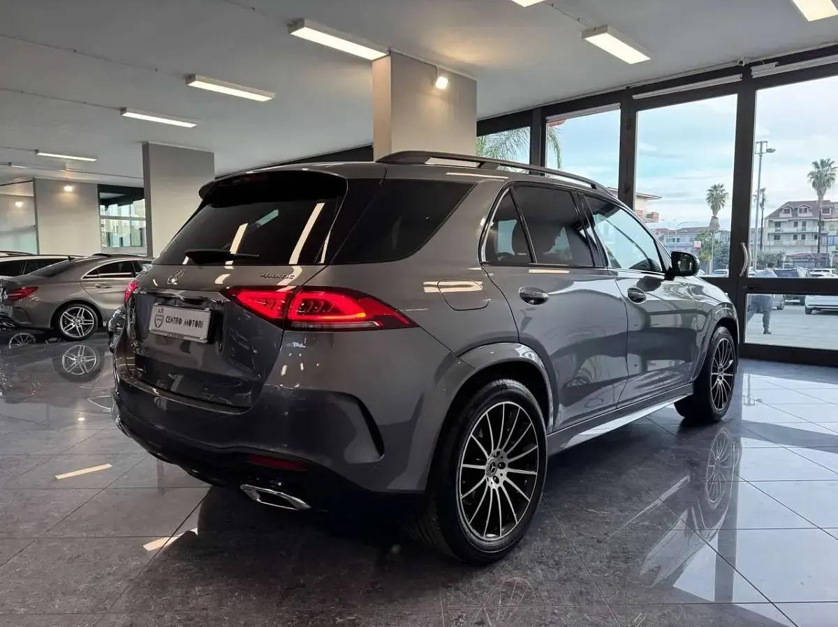 Usata Mercedes GLE300 Premium 245 CV (180 kW) 2021 Grigio selenite SUV