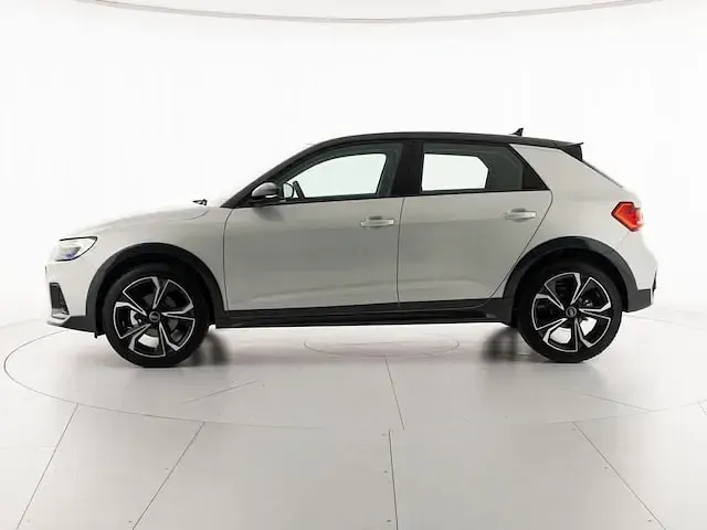 Usata Audi A1 Ambiente 116 CV (85 kW) 2025 Argento rugiada metallizzato SUV
