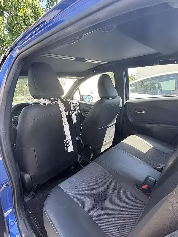 Usata Toyota Yaris Hybrid Edition 73 CV (53 kW) 2017 Berlina