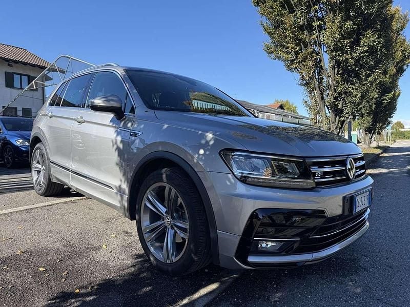 Grigio Usata 2020 VW Tiguan R-line SUV | 19.900 € (Super prezzo) - Immagine 1/4