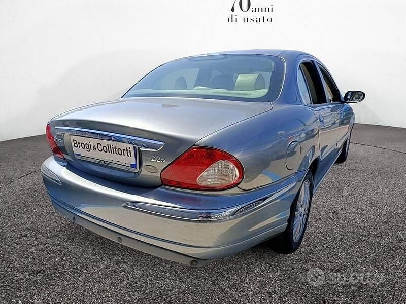 Usata Jaguar X-type Executive 155 CV (114 kW) 2007 Grigio Berlina