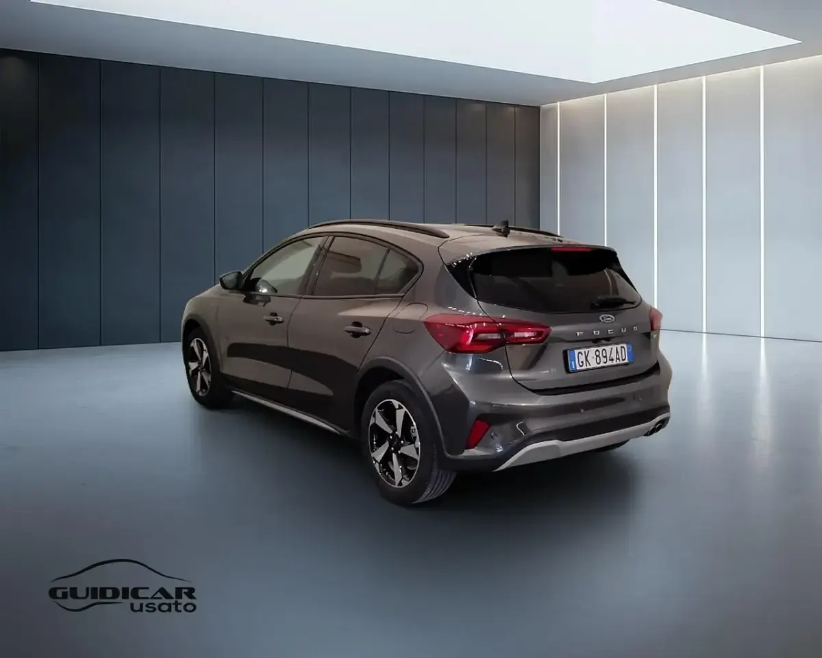 Usata Ford Focus Active 125 CV (91 kW) 2022 Grigio Berlina
