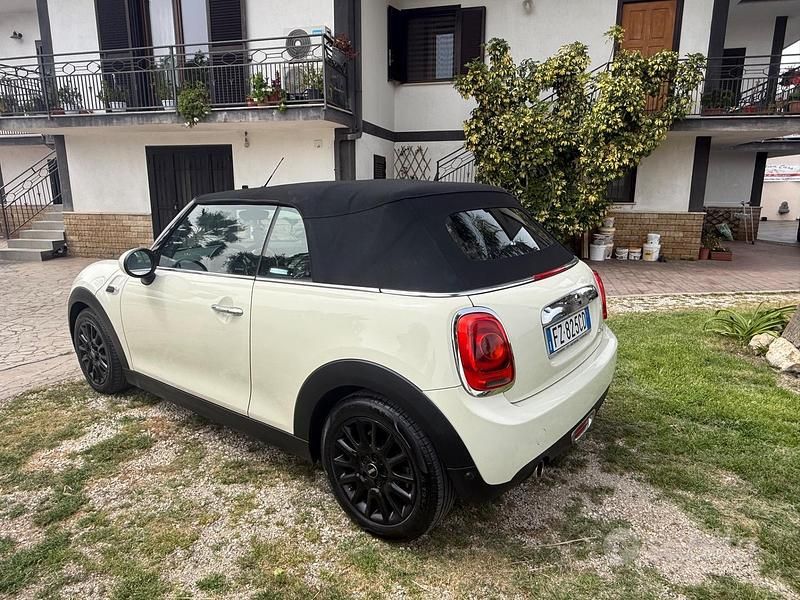 Usata Mini Cooper D Cabriolet 115 CV (84 kW) 2019 Beige Cabrio