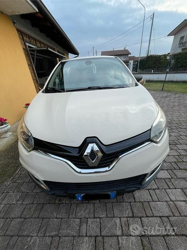 Usata Renault Captur Zen 90 CV (66 kW) 2016 Bianco SUV