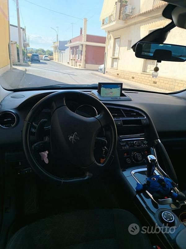 Nero Usata 2015 Peugeot 3008 SUV | 7500 € (Buon prezzo) - Immagine 1/4