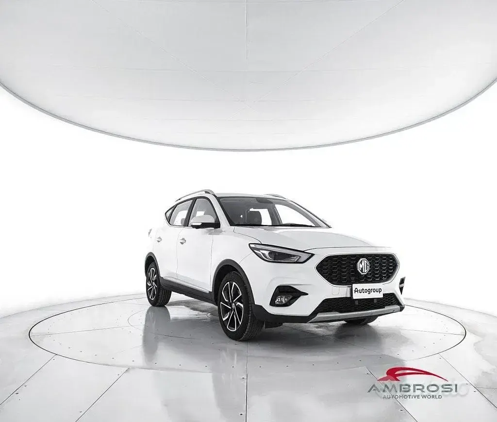 Usata MG ZS Luxury 106 CV (77 kW) 2024 Bianco SUV