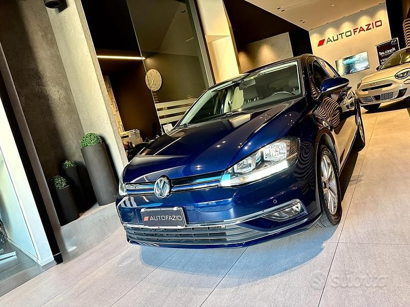 Usata VW Golf VII Highline 110 CV (80 kW) 2017 Blu Berlina