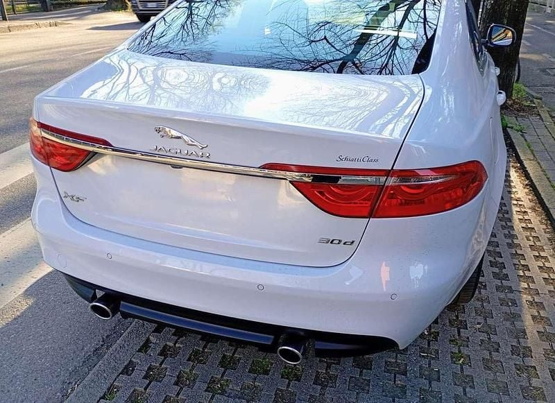 Usata Jaguar XF Prestige 300 CV (220 kW) 2015 Berlina