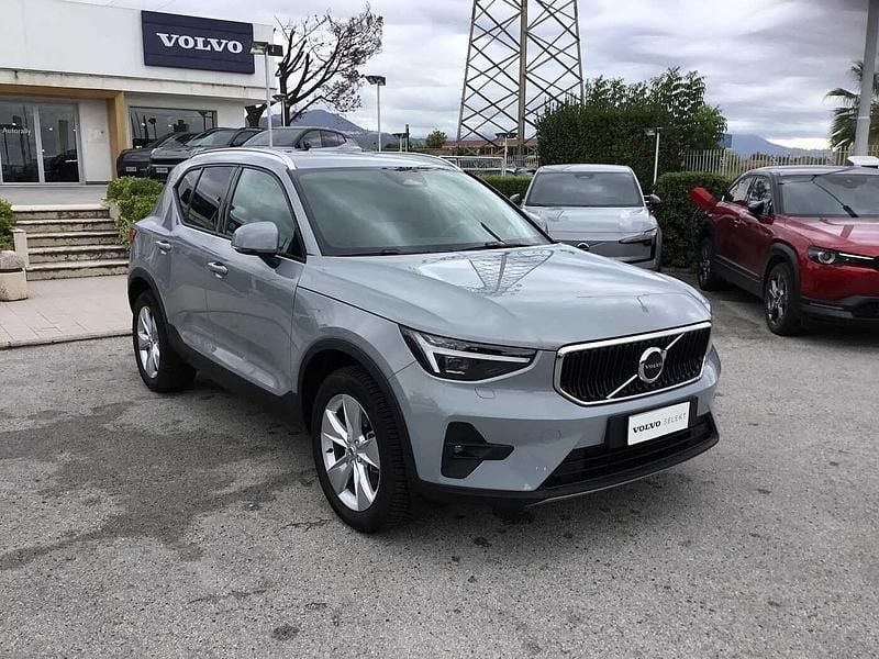 Grigio Usata 2025 Volvo XC40 Core SUV | 33.800 € (Buon prezzo) - Immagine 1/4