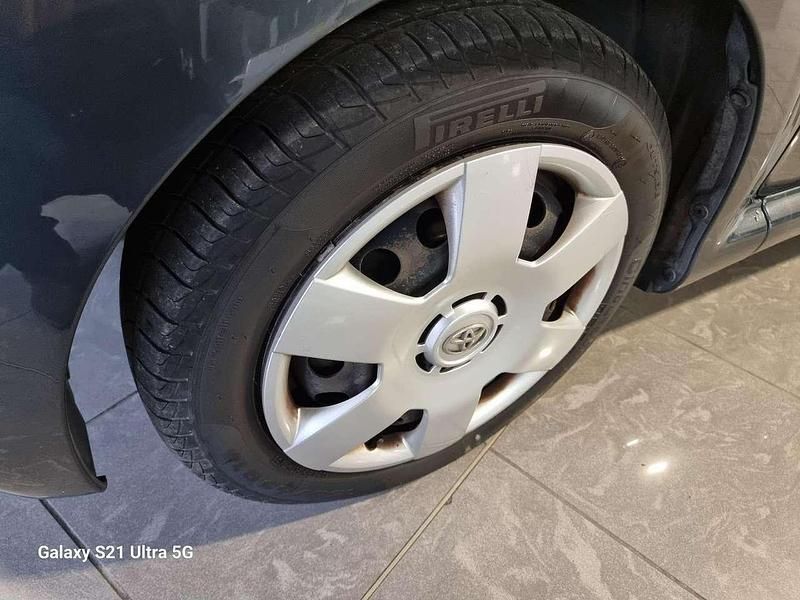 Usata Toyota Aygo Sol 68 CV (50 kW) 2006 Grigio Utilitaria