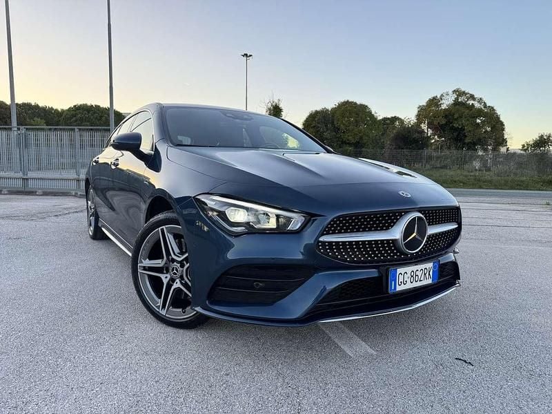 Usata Mercedes CLA250e Shooting Brake Premium 218 CV (160 kW) 2021 Blu/azzurro Station wagon