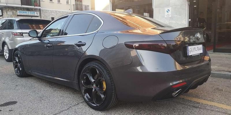 Usata Alfa Romeo Giulia 179 CV (131 kW) 2016 Grigio Berlina