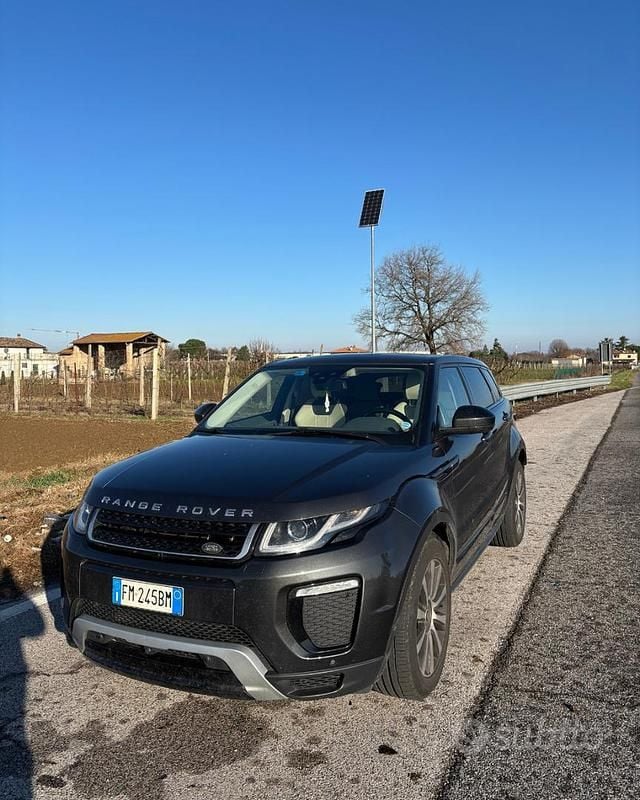 Usata Land Rover Range Rover evoque HSE Dynamic 150 CV (110 kW) 2017 Grigio SUV