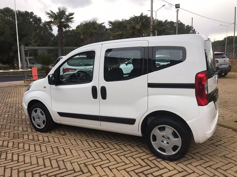 Käytetty Fiat Qubo Easy 80 HP (58 kW) 2017 Valkoinen Tila-auto