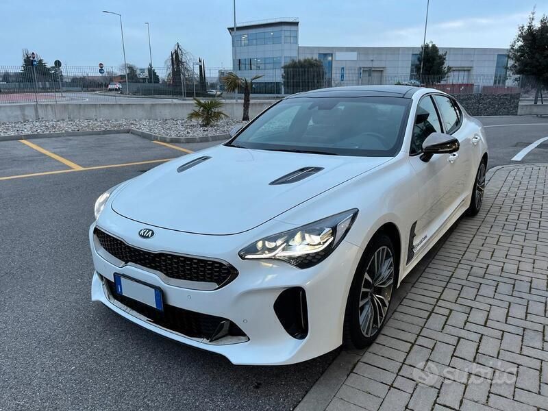Bianco Usata 2019 Kia Stinger Due volumi | 30.000 € - Immagine 1/4