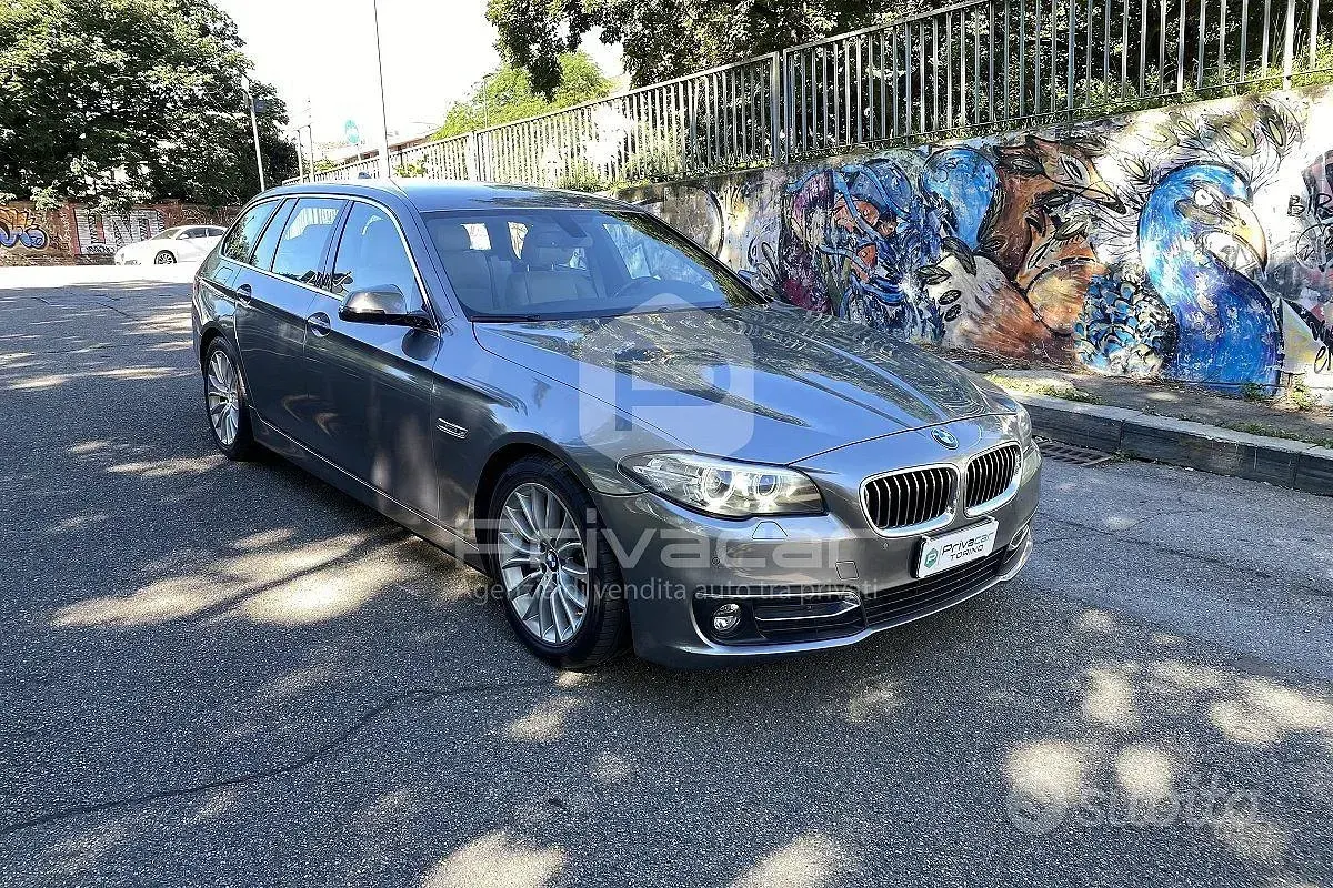 Usata BMW 520 Luxury Line 190 CV (139 kW) 2017 Grigio Station wagon