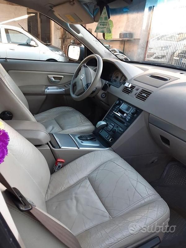 Begagnad Volvo XC90 Executive 185 HK (136 kW) 2006 Svart SUV