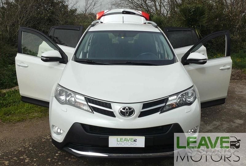 Usata Toyota RAV4 Lounge 150 CV (110 kW) 2013 Bianco SUV